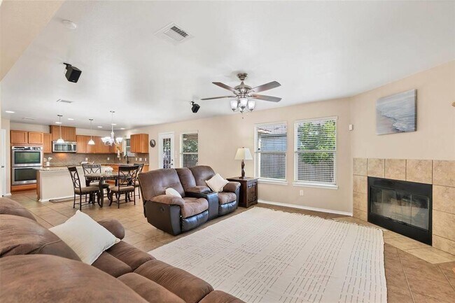 Foto del edificio - 1203 Hyde Park Dr