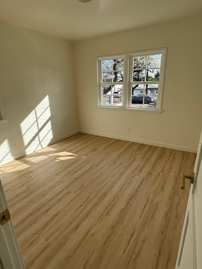 Foto del edificio - 4579 W 171st St