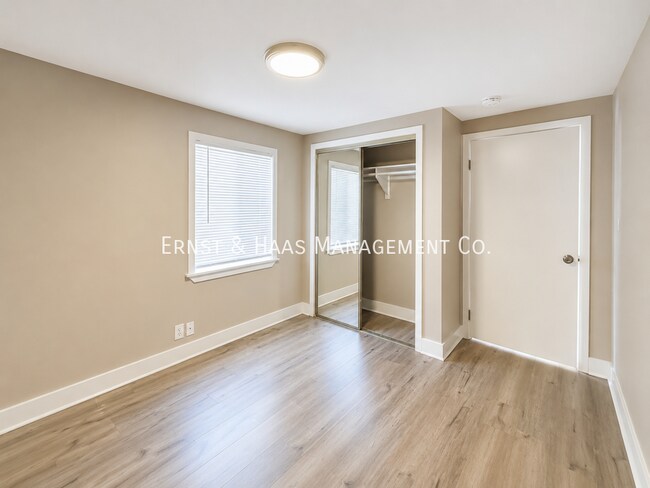 Foto del edificio - 1222 E Appleton St