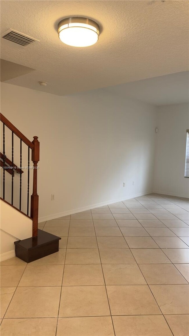 Foto del edificio - 924 SW 143rd Terrace