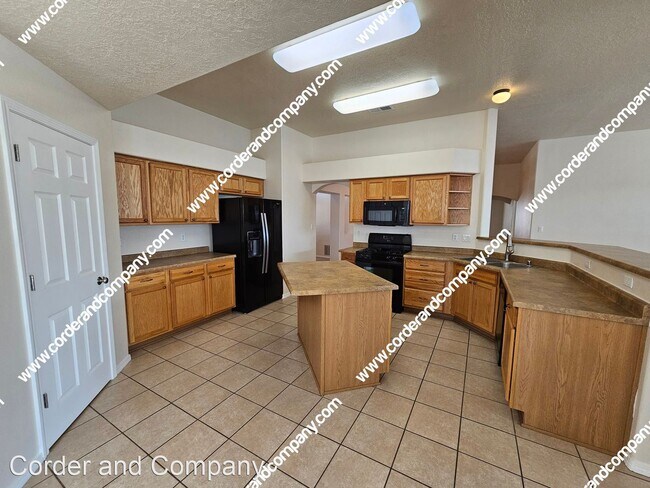 Building Photo - 3 br, 2 bath House - 1416 Monterrey NE