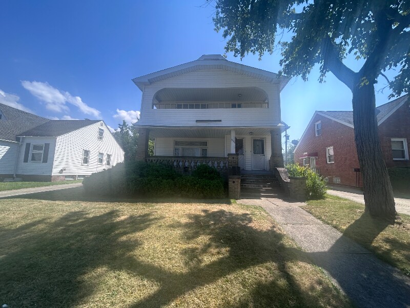 10108 Park Heights Ave Garfield Heights, OH 44125 – photo 1