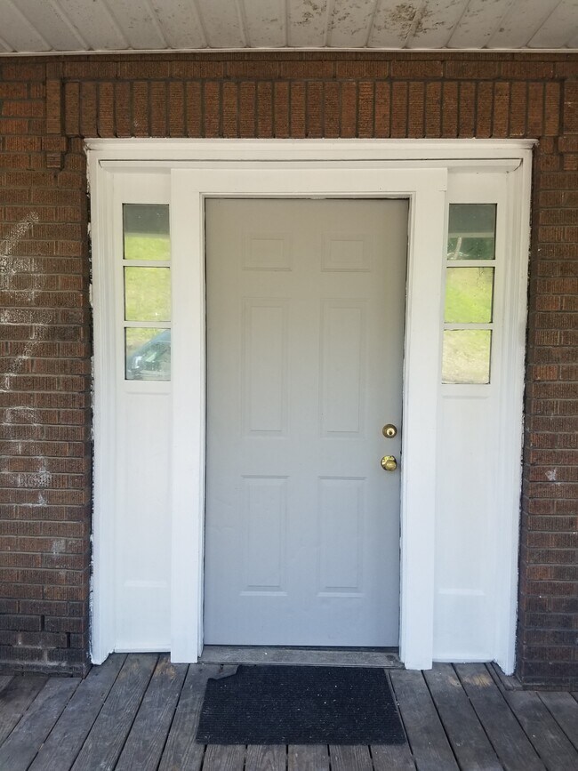 Entrada principal - 678 Spruce St