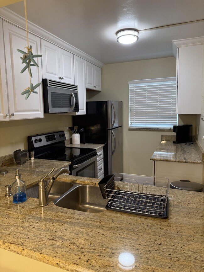 Foto del edificio - 207 Tropic Isle Dr