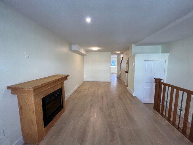 Building Photo - 16233 83 Av