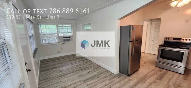 Foto del edificio - 119 NE 56th St