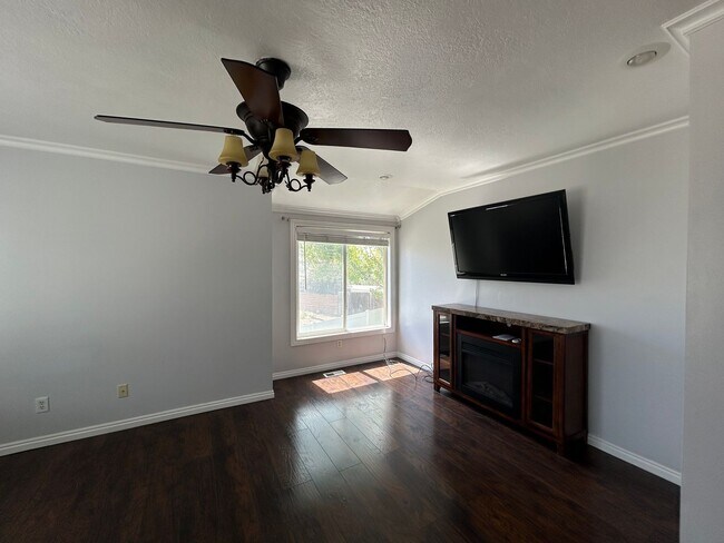 Foto del edificio - 4 Bedroom 4 Bathroom Home in Provo, Utah!