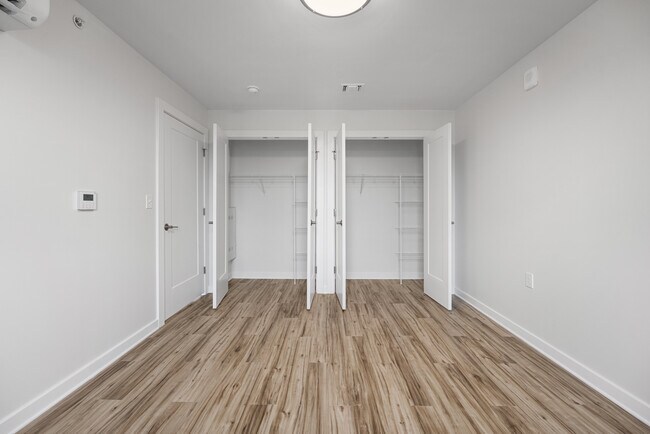 Foto del edificio - HR Crawford Apartments