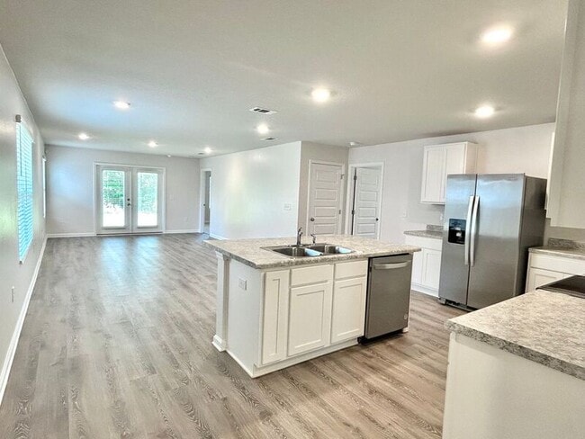 Building Photo - 5386 Peach Dr