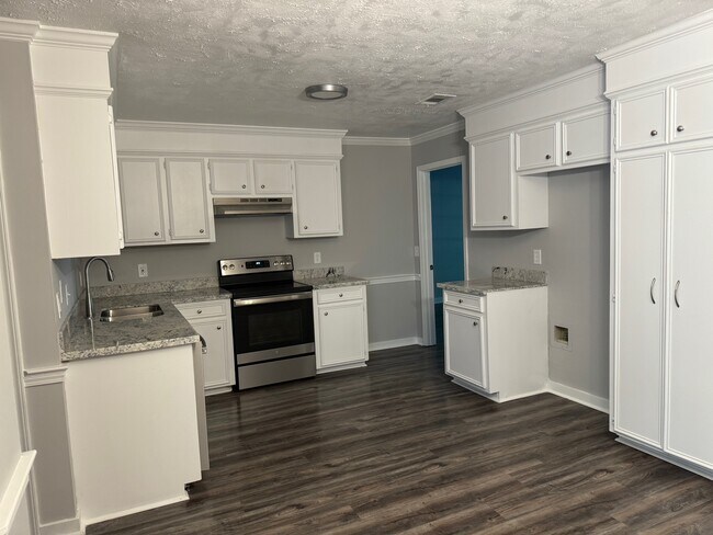 Building Photo - 605 Twin Harbor Pl