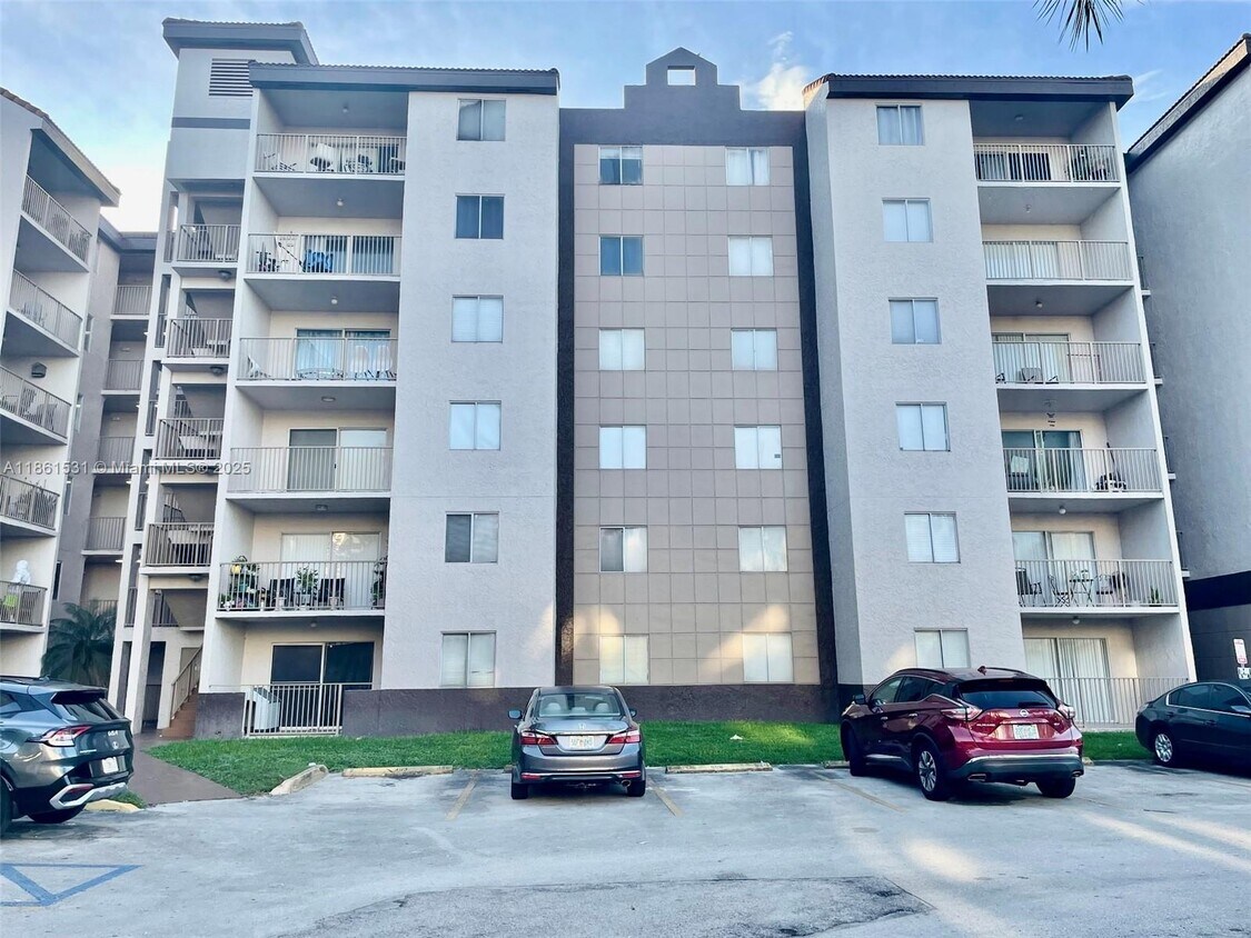 Foto principal - 15221 SW 80th St
