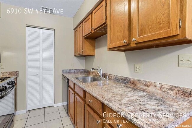 Foto del edificio - 6910 SW 45th Ave