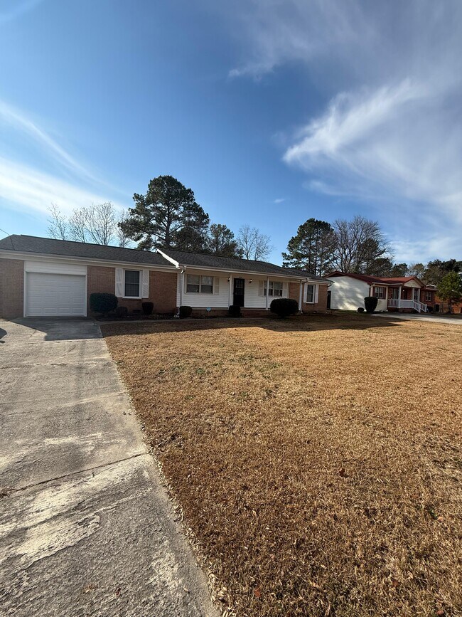 Foto del edificio - 1039 Kingsley Rd