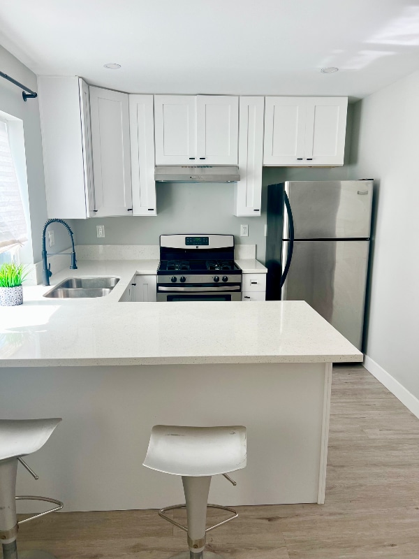 Building Photo - 2437 Cochran Ave