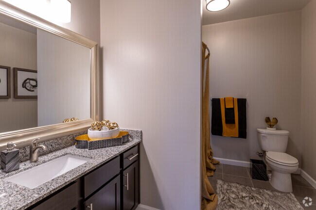 2 habitaciones, 2 baños, 1096 pies cuadrados, baño principal - Davies Ranch