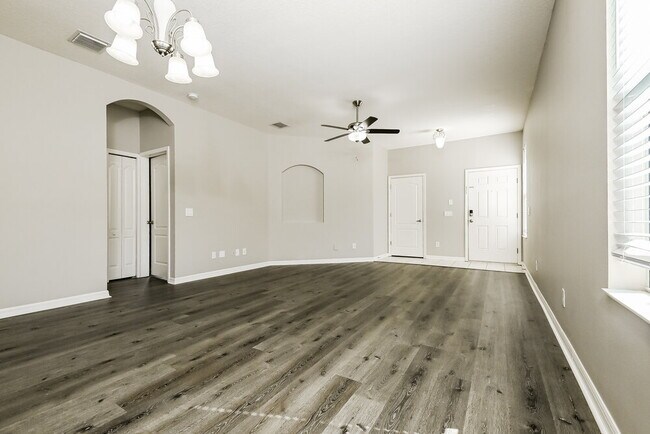 Foto del edificio - 12611 Geneva Glade Dr