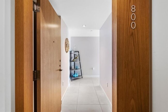 Foto del edificio - 401 N Birch Rd