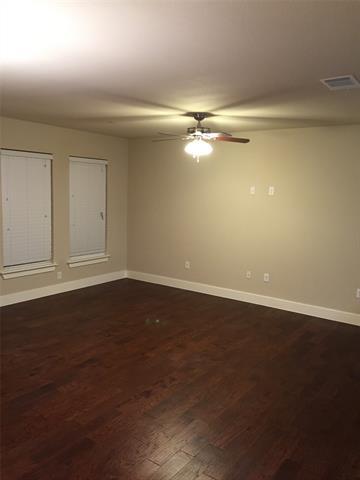 Foto del edificio - 309 Lily Ln
