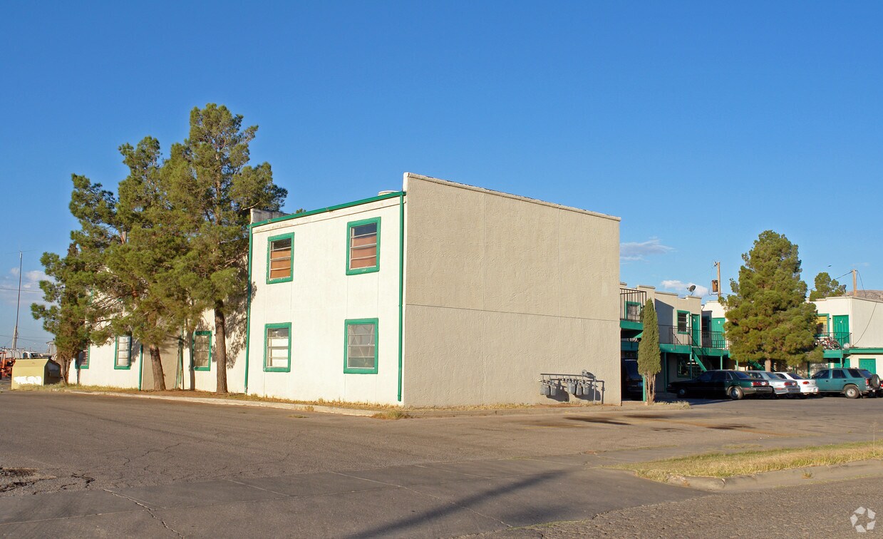Primary Photo - Puerta Del Sol Apartments