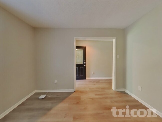 Building Photo - 3434 Deer Valley Dr