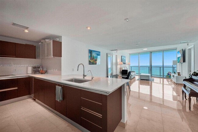 Foto del edificio - 17001 Collins Ave