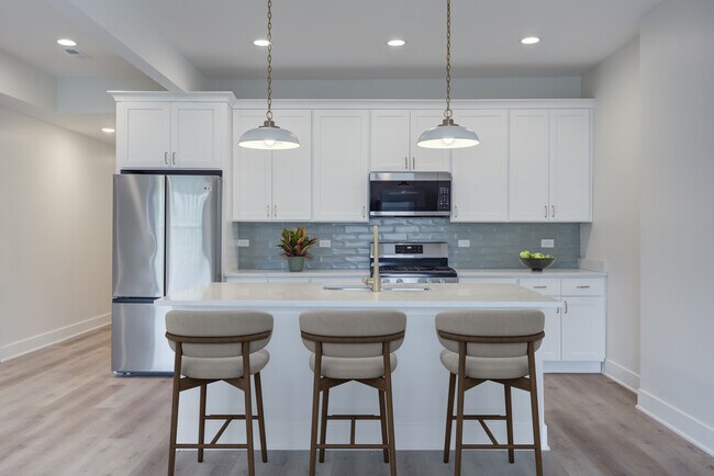 Foto del edificio - Montrose Point Apartments