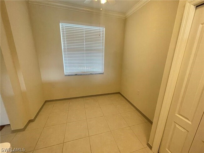 Building Photo - 8550 Kingbird Loop