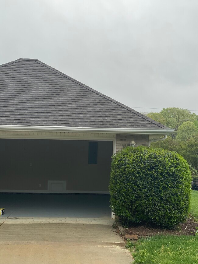 Foto del edificio - 1855 Cameron Heights Cir