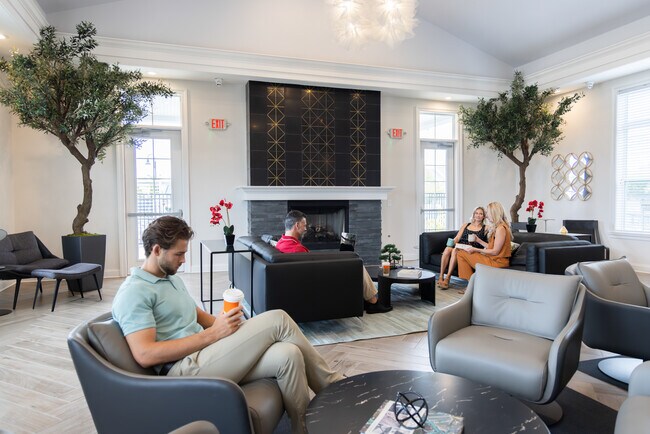 Foto del edificio - Orange Grand Communities