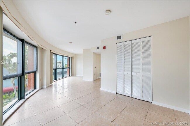 Foto del edificio - 5703 SW 72nd St