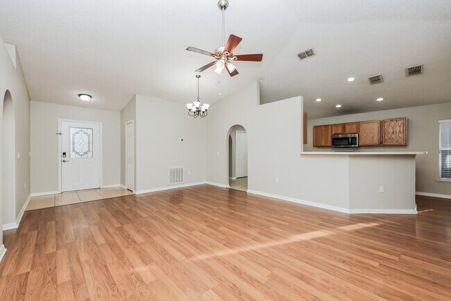 Foto del edificio - 10303 Frog Pond Dr