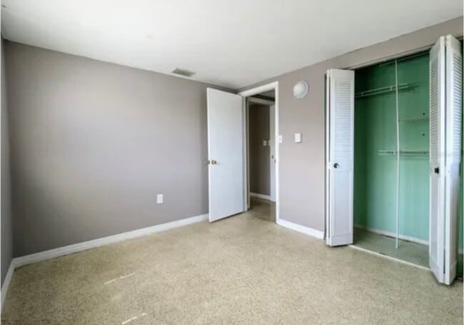 Foto del edificio - 8019 Portage Dr