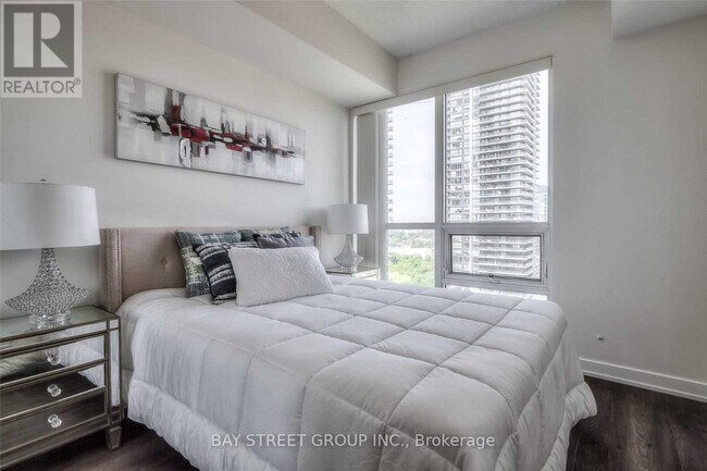 Building Photo - 2200-2200 Lake Shore Blvd W