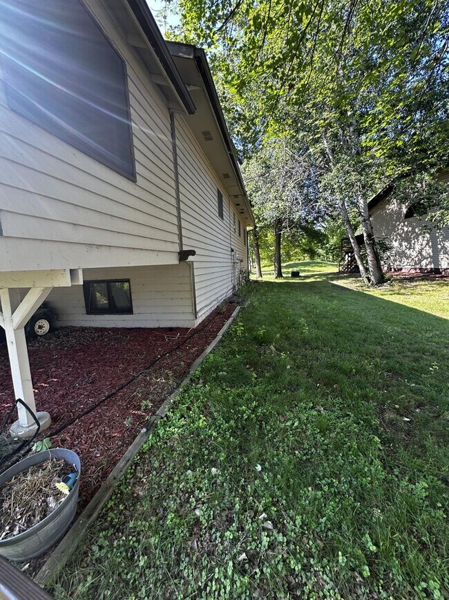 Foto del edificio - 7155 Browns Ln N
