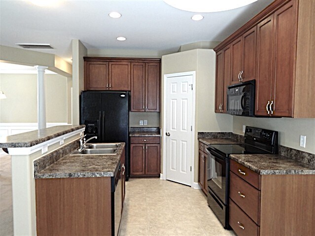 Foto del edificio - 35 Summer Hill Ct