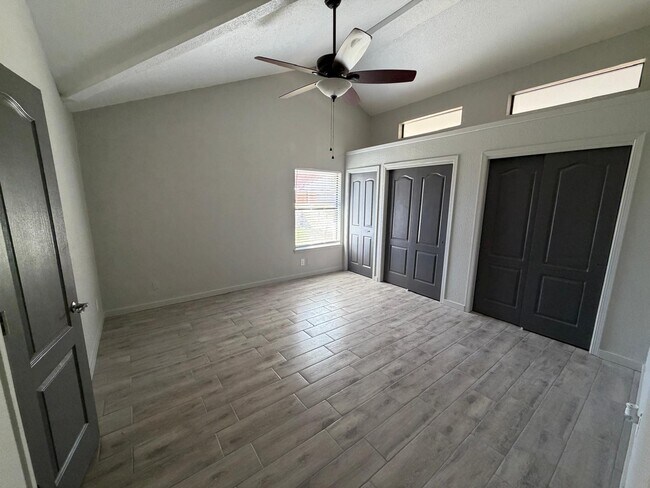 Foto del edificio - 4724 Loma de Cobre Dr