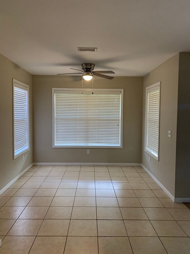 Building Photo - 3 br, 2 bath House - 101 Fieldstone Drive