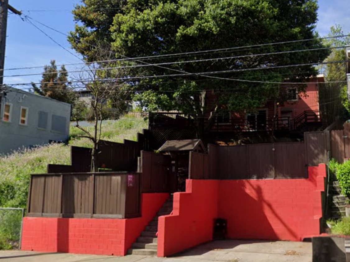 Foto principal - 5021 MacArthur Blvd