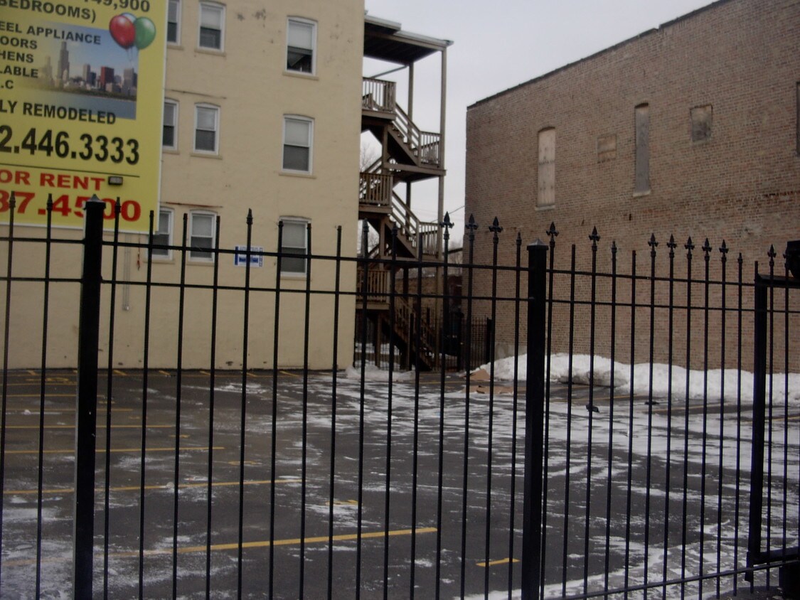 Foto del edificio - 169 N LeClaire Ave