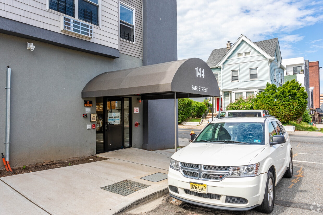 Entrance - 144-150 Fair St