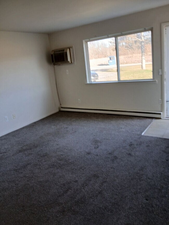 Foto del edificio - RANCH STYLE 3 BEDROOM DUPLEX FOR LEASE