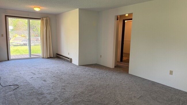 Building Photo - 2Bd/1Ba Auburn Duplex
