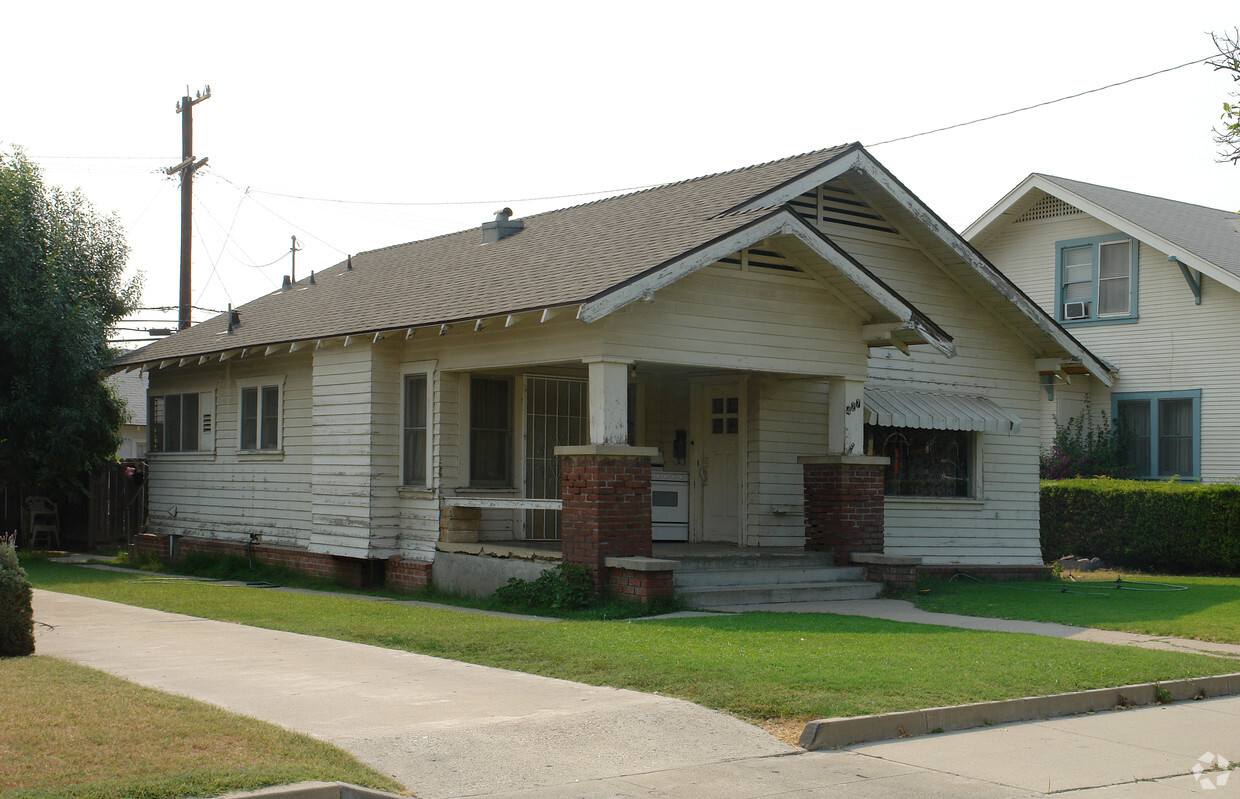 Primary Photo - 427-427 1/2 Fillmore St