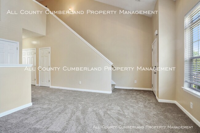 Building Photo - END UNIT, CARTERSVILLE 2B/2BA TOWNHOME!