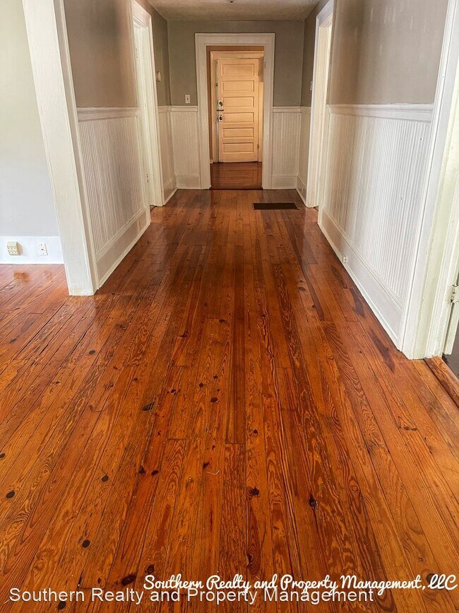 Foto del edificio - 3 br, 1 bath House - 1911 Capitol Avenue