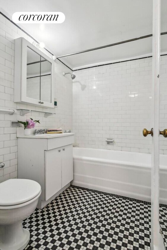 Foto del edificio - 200 W 16th St