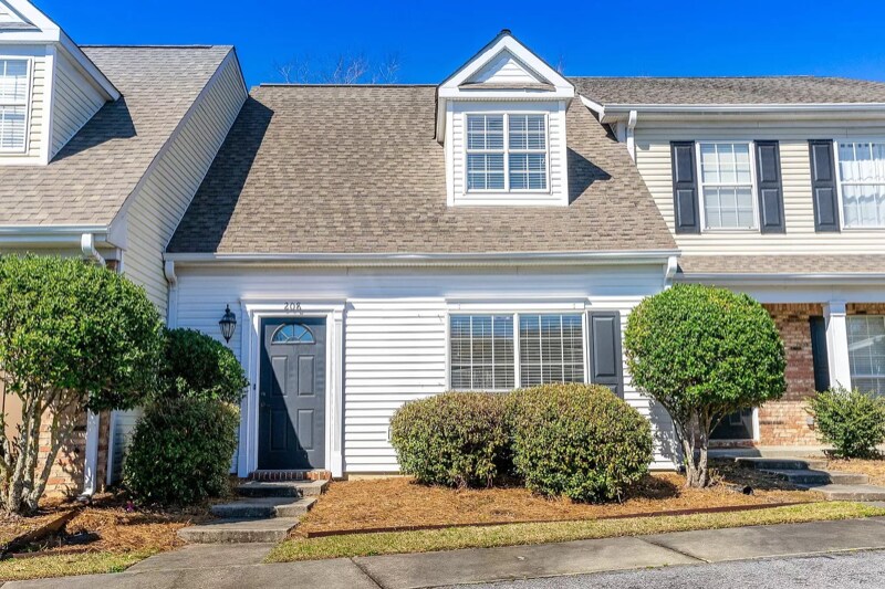 Foto principal - 208 Jefferson Pl
