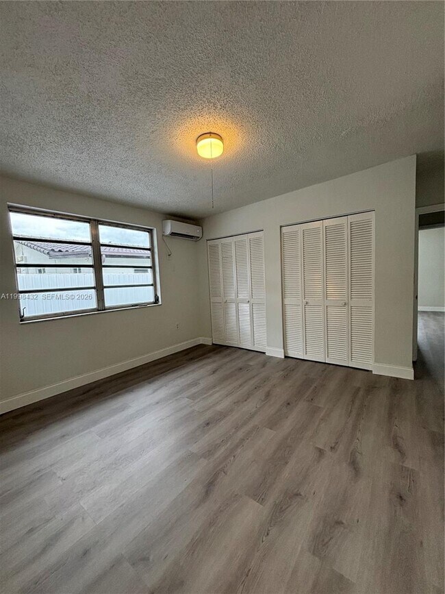 Foto del edificio - 5011 SW 5th St