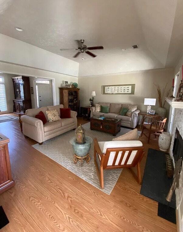 Foto del edificio - 5010 Emerald Isle Ct