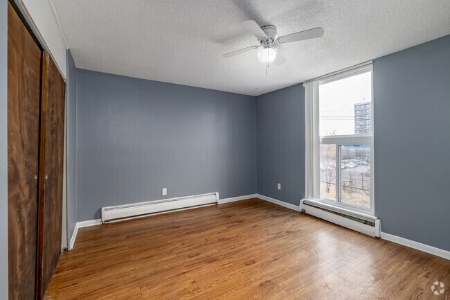 1 habitación, 1 baño - 700 pies cuadrados - Dormitorio - Greenfield Manor